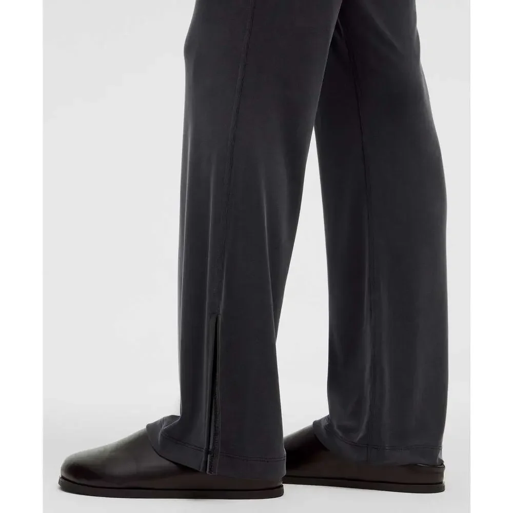 Lululemon Drapey Softstreme Flared Pant Black Size Small